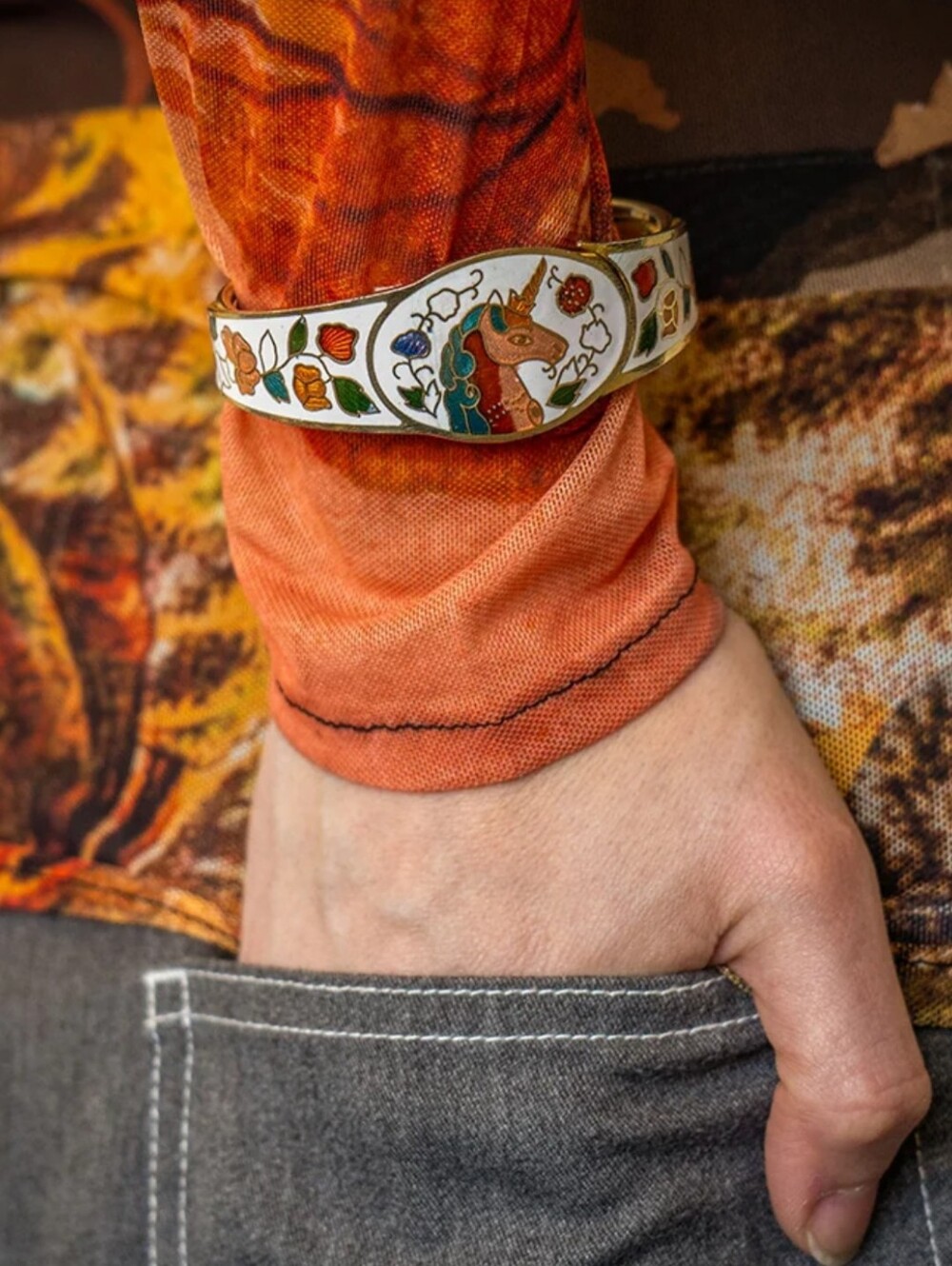✨RARE✨ Vintage Cloisonne White Enamel Unicorn Hinge Bracelet
